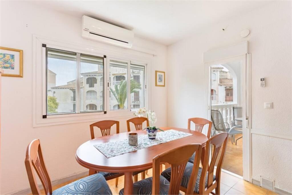 Beautiful Apartment With 2 Bedrooms Close To Beach 托雷维耶哈 外观 照片