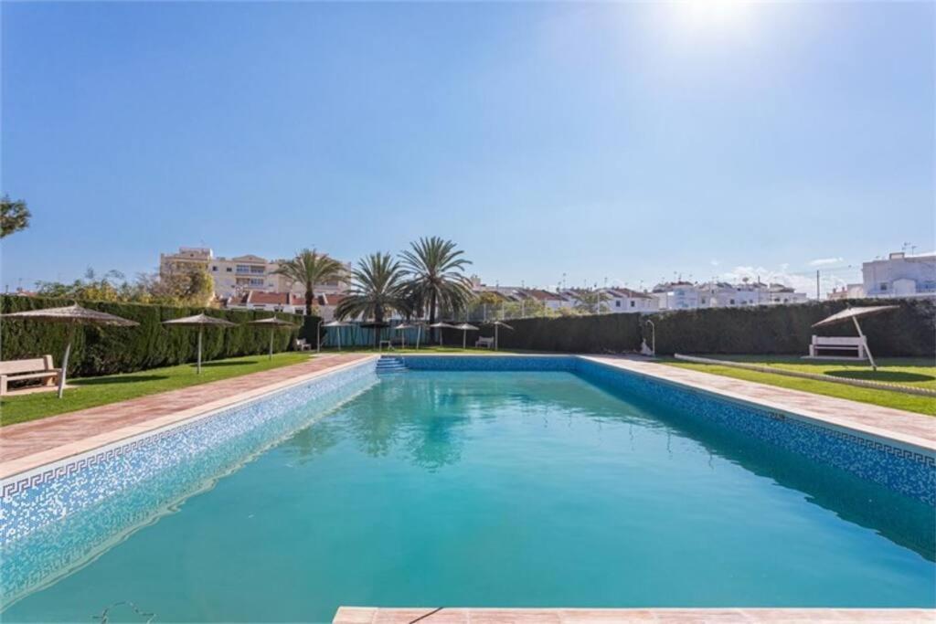 Beautiful Apartment With 2 Bedrooms Close To Beach 托雷维耶哈 外观 照片