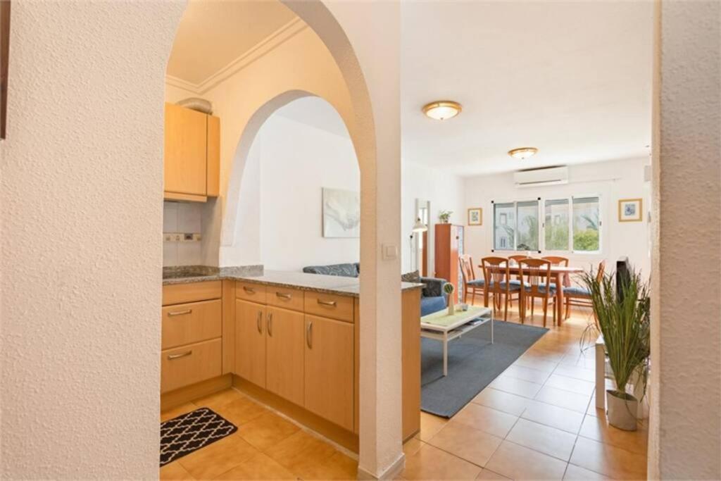 Beautiful Apartment With 2 Bedrooms Close To Beach 托雷维耶哈 外观 照片